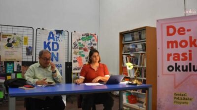 İzmir Büyükşehir Belediyesi’nin çatısı altında faaliyet gösteren Akdeniz Akademisi’nde Demokrasi
