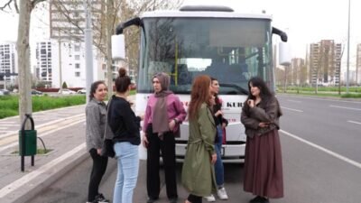 Diyarbakır Büyükşehir Belediyesinin kadın odaklı politikaları kapsamında hayata geçirdiği “Otobüs