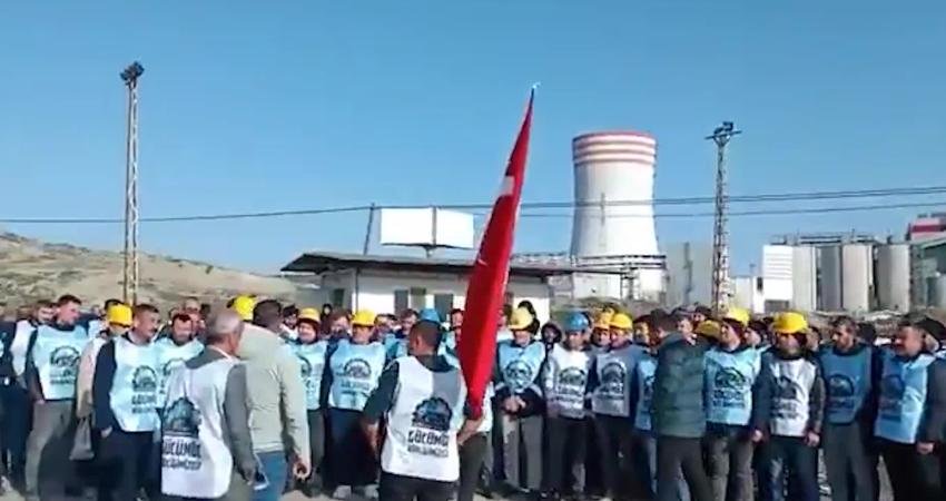 Doruk Madencilik işçileri Ankara’ya yürüyor: “Gerekirse yarımız madene kapanacak ama bu hakları almadan hiçbir yere gitmeyeceğiz” Doruk Madencilik'te çalışan işçiler, "ücret, ihbar ve kıdem tazminatlarının ödenmesi"