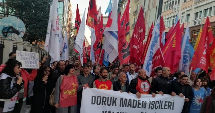 İstanbul Emek, Barış ve Demokrasi Güçleri akşam saatlerinde Kadıköy Süreyya