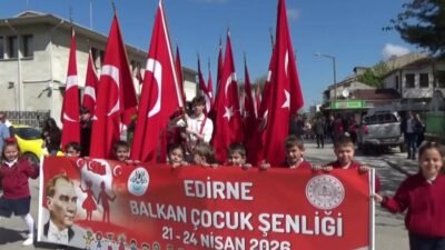 Edirne'de 23 Nisan Ulusal Egemenlik ve Çocuk Bayramı törenlerle kutlandı.