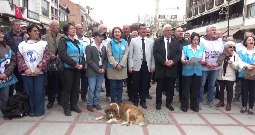 Edirne’de veliler ve eğitimcilerden okul saldırılarına tepki: Artık gerçeklerle yüzleşin, şiddet sistematik bir sorundur. Münferit diyerek gerçeği örtemezsiniz Öğrenci Veli Derneği ve Eğitim Sen Edirne Şubesi, okullarda yaşanan
