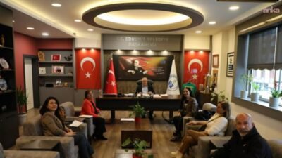 Edremit Belediye Başkanı Mehmet Ertaş, kentte faaliyet gösteren hayvan hakları