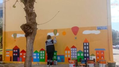 Efeler Belediyesi Park ve Bahçeler Müdürlüğü ekipleri, Kemer Mahallesi’nde bulunan