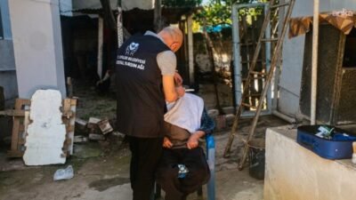 Efeler Belediyesi Sosyal Yardım Ağı (EFESYA) bünyesindeki uzman ekipler; yaşlılık,