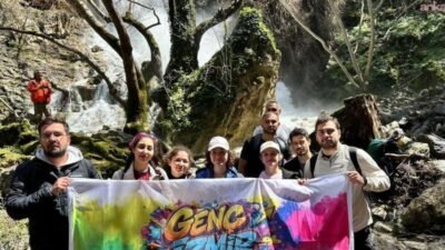  İzmir Büyükşehir Belediyesi tarafından düzenlenen Efes Mimas Yolu bahar yürüyüşünde