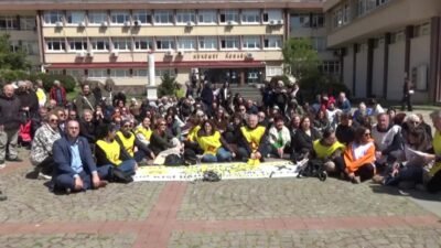 Eğitim Sen Sinop Şubesi üyeleri, okullardaki silahlı saldırılara dikkati çekmek