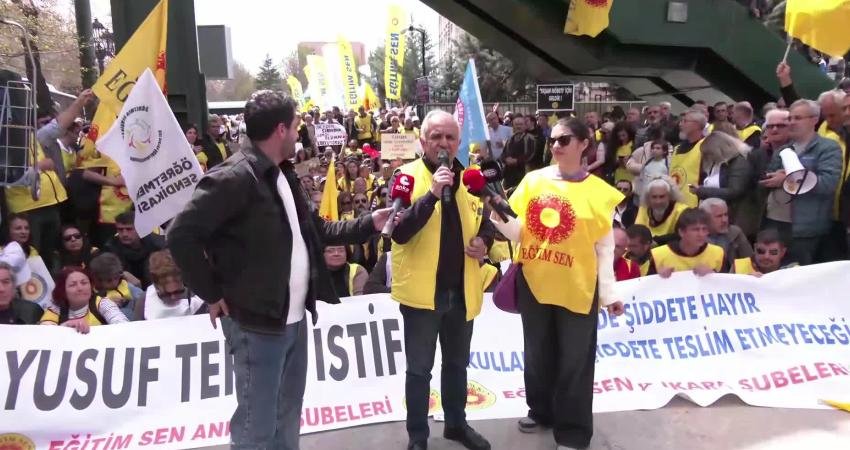 Eğitim ve Bilim Emekçileri Sendikası'nın (Eğitim-Sen), Milli Eğitim Bakanlığı önünde