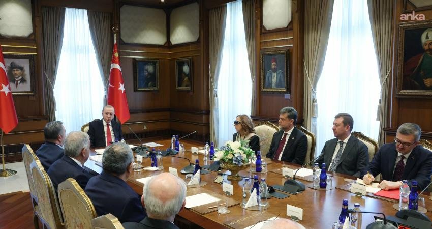 Cumhurbaşkanı Erdoğan, Türk Demokrasi Vakfı heyetini kabul etti Cumhurbaşkanı Recep Tayyip Erdoğan, Türk Demokrasi Vakfı heyeti ile bir