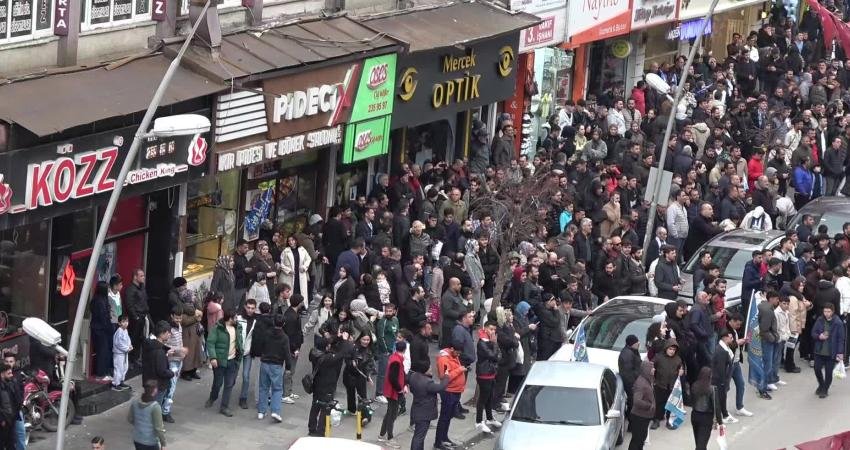 Erzurumspor'un Süper Lig'e yükselmesi kentte büyük coşkuyla kutlandı. Maçın sona