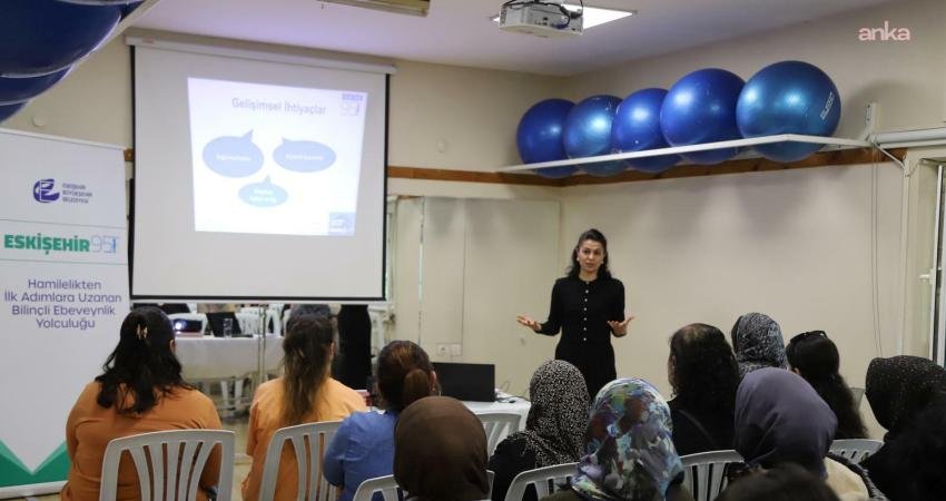 Eskişehir Büyükşehir Belediyesi’nin yürüttüğü Eskişehir 95 programı kapsamında düzenlenen seminerde,