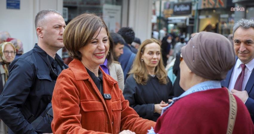 Eskişehir Büyükşehir Belediye Başkanı Ayşe Ünlüce, kentin en işlek noktalarından