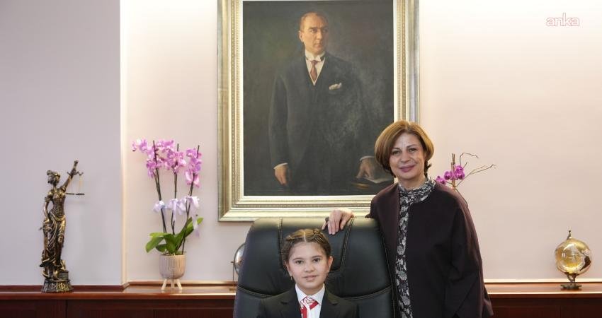 Eskişehir Büyükşehir Belediye Başkanı Ayşe Ünlüce, 23 Nisan Ulusal Egemenlik