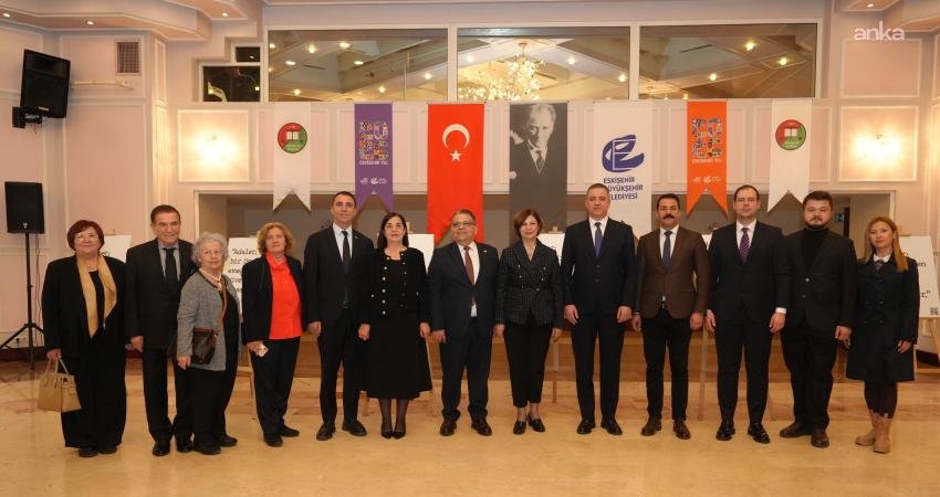 Eskişehir’de “26 Cümlede Adalet” sergisi Eskişehir Büyükşehir Belediyesi’nin desteklediği ve Eskişehir Barosu tarafından düzenlenen "26