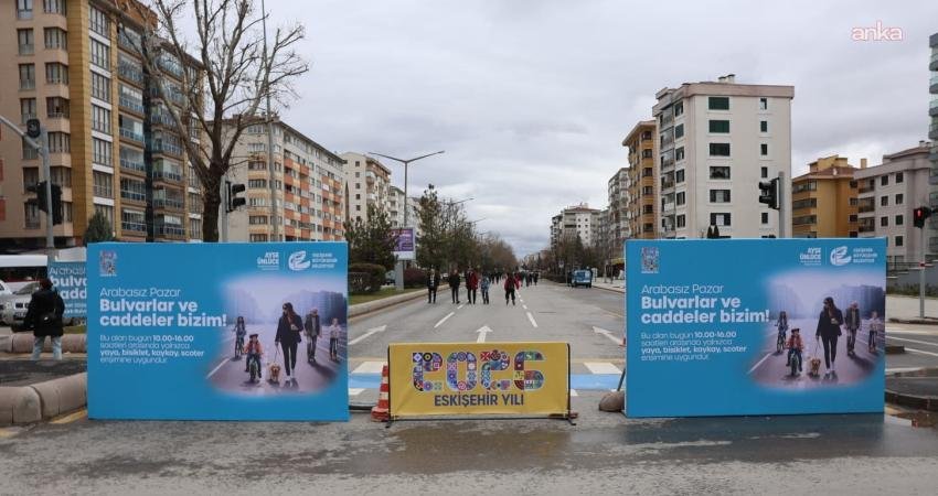 Eskişehir Büyükşehir Belediyesi'nin "Arabasız Pazar" uygulaması kapsamında belirli güzergâhlar, 26 Nisan