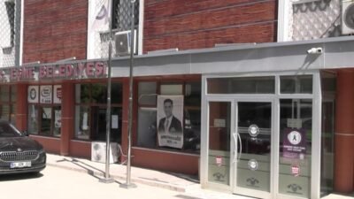 Eşme Belediye Başkanı Yılmaz Tozan'ın tutuklanması ve görevden uzaklaştırılmasının ardından Belediye