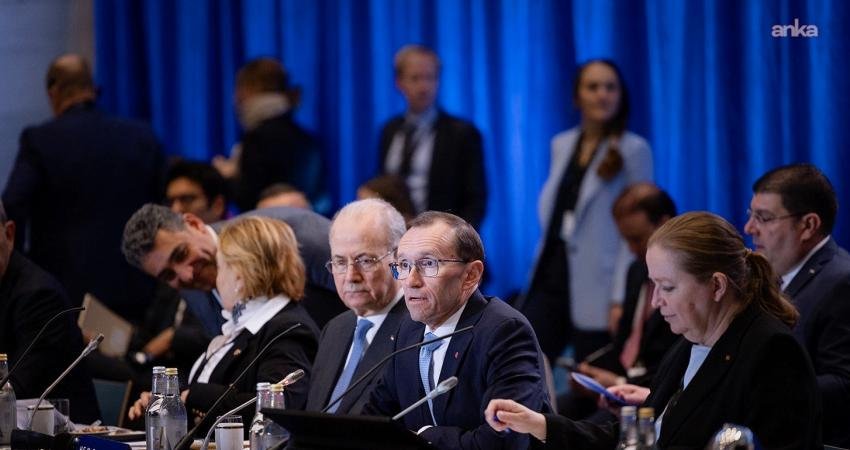 Espen Barth Eide: İran ve ABD arasındaki geçici ateşkesi memnuniyetle karşılıyorum Norveç Dışişleri Bakanı Espen Barth Eide, "İran ve ABD arasındaki