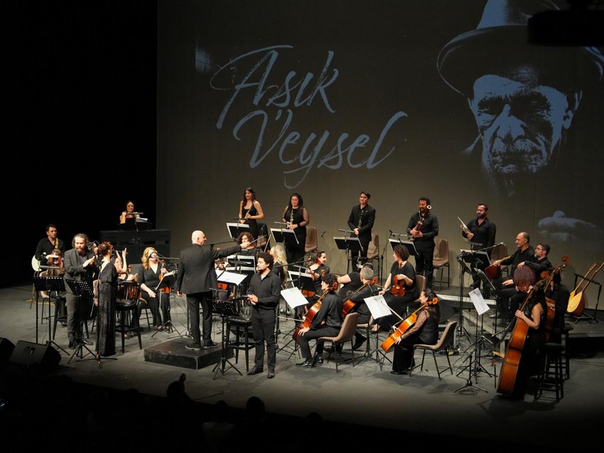 Türk halk müziğinin büyük ustası Aşık Veysel, vefat yıl dönümünde