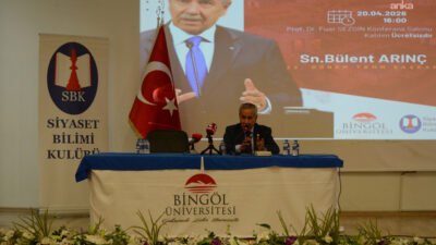 Eski TBMM Başkanı Bülent Arınç, Kahramanmaraş'taki okul saldırısına değinirken, "Babası