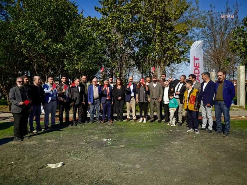 Esenyurt’ta park içine yapılmak istenen bina için kayyum Can Aksoy’a “kırmızı kart” protestosu Esenyurt’ta Recep Tayyip Erdoğan Parkı’nın içerisine emniyet binası yapılmak istenmesine