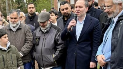 Yeniden Refah Partisi Genel Başkanı Dr. Fatih Erbakan, amcası Akgün