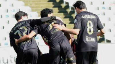 Trendyol Süper Lig'in 28. haftasında Fatih Karagümrük, Çaykur Rizespor'u 2-1