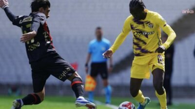 Süper Lig’in 30. haftasında Fatih Karagümrük konuk ettiği Eyüpspor’a 2-1