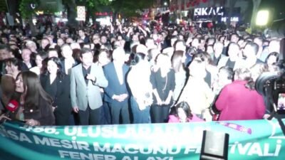 486. Uluslararası Manisa Mesir Macunu Festivali kapsamında düzenlenen fener alayına