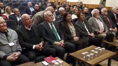 Foça’daki tarım sempozyumunda konuşan Belediye Başkanı Saniye Bora Fıçı, birinci