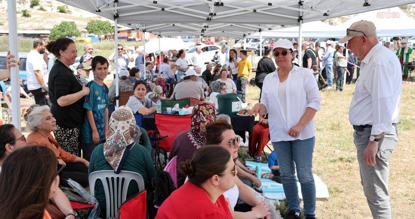 Foça’da bahar, çocukların neşesiyle karşılanıyor. 3 Mayıs’ta düzenlenecek “Bahara Merhaba