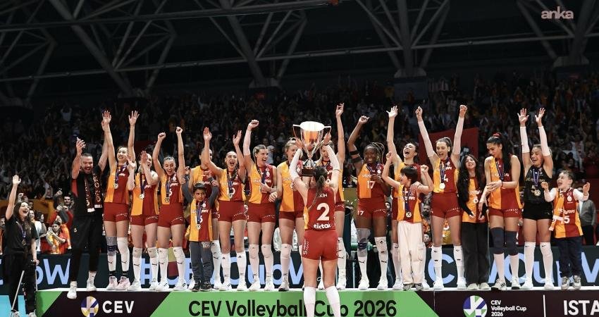 Galatasaray Daikin, CEV Cup’ta şampiyon oldu Galatasaray Daikin, CEV Cup finali ilk maçında 3-2 mağlup ettiği