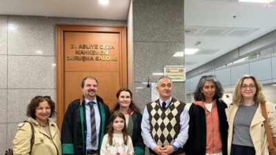 Gazeteci Tolga Şardan iki ayrı davada hakim karşısına çıktı. Şardan,