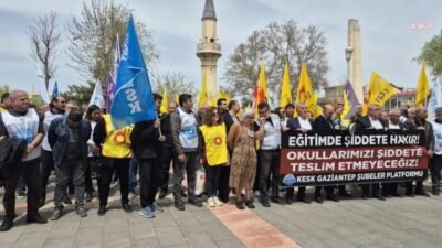 KESK Gaziantep Şubeler Platformu’nun çağrısıyla Gaziantep’te bir araya gelen eğitim