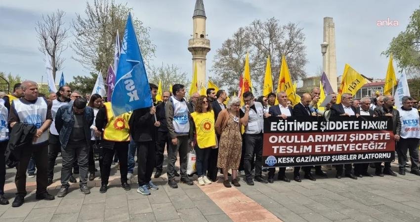KESK Gaziantep Şubeler Platformu’nun çağrısıyla Gaziantep’te bir araya gelen eğitim