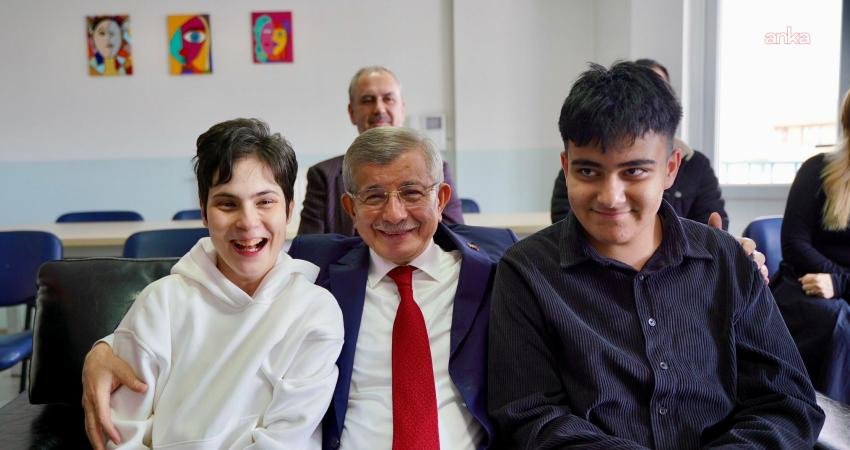 Gelecek Partisi Genel Başkanı Ahmet Davutoğlu, 2 Nisan Dünya Otizm