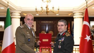 Genelkurmay Başkanı Orgeneral Selçuk Bayraktaroğlu, İtalya Kara Kuvvetleri Komutanı Korgeneral