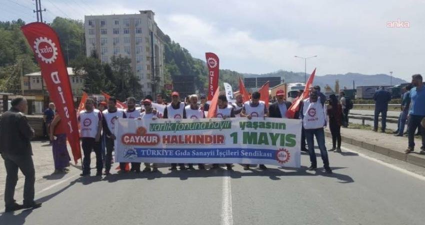 Gıda-İş Genel Başkanı Olcay Ozak: 150 işçiye kadro açıklaması ÇAYKUR işçilerine haksızlıktır DİSK/Gıda-İş Genel Başkanı Olcay Ozak, AK Parti Rize İl Başkanı