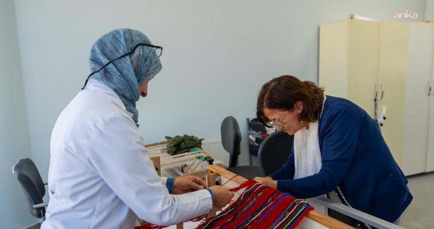 Gölbaşı Belediyesi Paylaşım Noktası’na getirilen atıl malzemeler, Zübeyde Hanım Aile