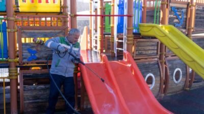 Gölbaşı Belediyesi, havanın ısınmasıyla birlikte vatandaşların yoğun olarak kullandığı park