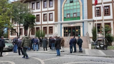 Görevden uzaklaştırılan Görele Belediye Başkanı Hasbi Dede’nin yargılandığı davanın ikinci