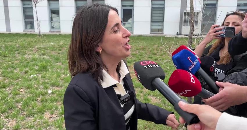 Gülistan Doku’nun ablası Aygül Doku: “Dönemin Valisi Tuncay Sonel’in oğlu Mustafa Türkay Sonel, Gülistan Doku’nun katilidir” Gülistan Doku’nun ablası Aygül Doku, soruşturmaya ilişkin dikkat çeken açıklamalarda