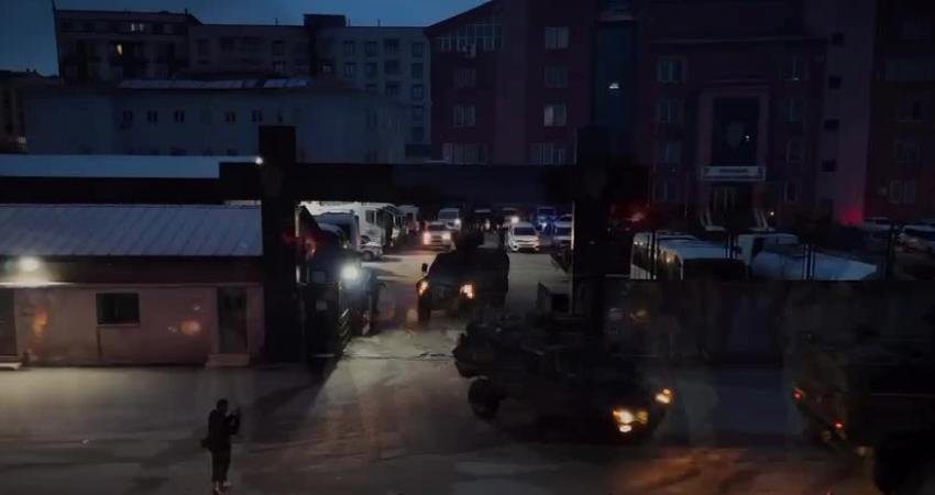 Hakkari’de rüşvet, göçmen kaçakçılığı ve sahtecilik suçlarına yönelik düzenlenen operasyonda