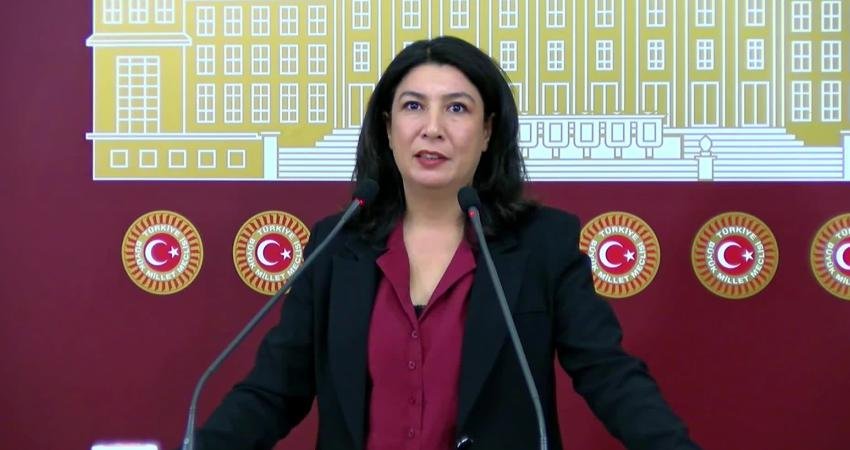 Halide Türkoğlu: “Gülistan Doku olayı bu ülkenin kolluğunun, yargısının, kurumlarının nasıl çöktüğünün bir kez daha göstergesi olmuştur” DEM Parti Diyarbakır Milletvekili Halide Türkoğlu, Gülistan Doku soruşturmasındaki gelişmelere