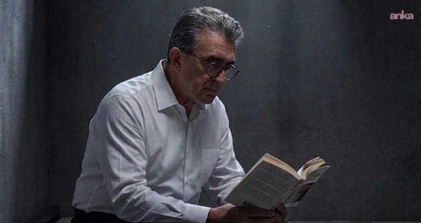 Hasan Mutlu’dan tutuksuz yargılanma çağrısı: “Tutuksuz yargılanmak asıldır, tutukluluk halleri derhal sonlandırılmalıdır” Tutuklanmasının ardından Bayrampaşa Belediye Başkanlığı görevinden uzaklaştırılan Hasan Mutlu, tutuksuz