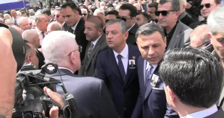 Eski TBMM Başkanı Hüsamettin Cindoruk (92) için Teşvikiye Camisi’nde öğlen