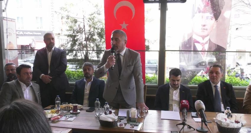 Çankaya Belediye Başkanı Hüseyin Can Güner, Bahçelievler esnafıyla kahvaltıda bir