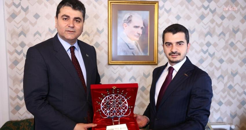 Hüseyin Can Güner, Demokrat Parti Genel Başkanı Gültekin Uysal’ı ziyaret etti Çankaya Belediye Başkanı Hüseyin Can Güner, Demokrat Parti (DP) Genel