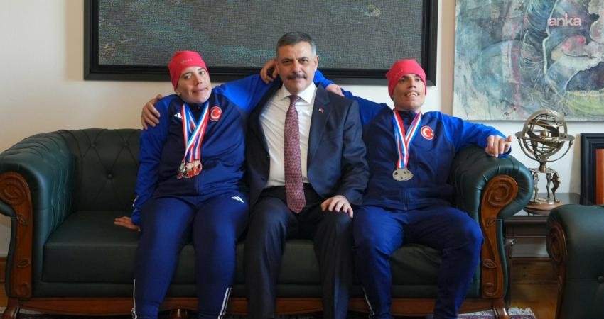 İçişleri Bakanı Mustafa Çiftçi, 2 Nisan Dünya Otizm Farkındalık Günü'nde