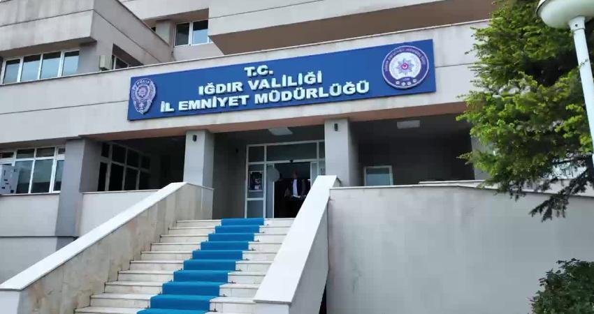 Iğdır’da Göçmen Kaçakçılığıyla Mücadele ve Hudut Kapıları Şube Müdürlüğü ekipleri