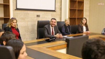 Manavgat’ta ilkokul öğrencileri, “Yerel Yönetimler” dersi kapsamında Manavgat Belediyesi’ni ziyaret